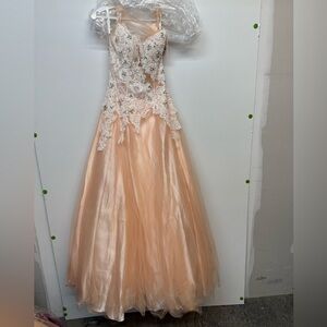 JVN by JOVANI Orange and Pink Gown for any occasion Size 4